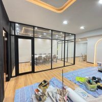 aluminum glass wall meeting room